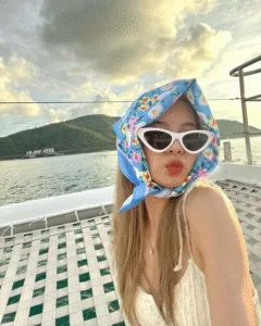 Kính mắt mèo